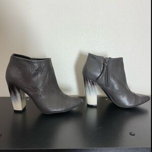 Tildon Gray Leather Ankle Boots 8M